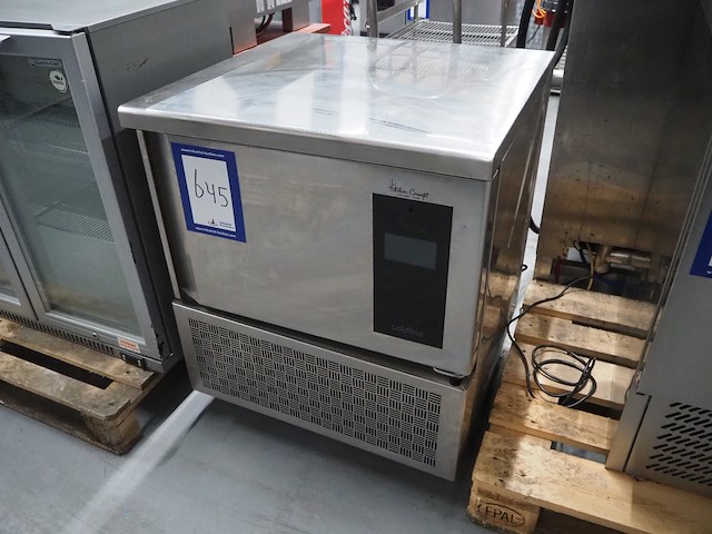 Coldline - afbeelding 1 van  8