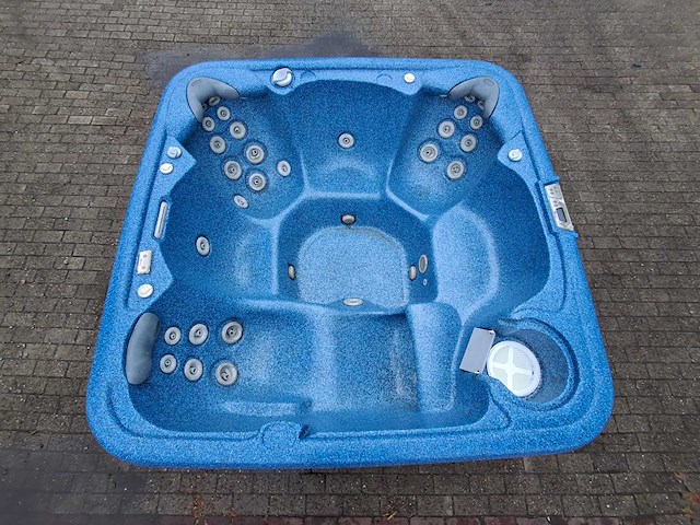 Coleman spa 5 persoons jacuzzi en buitenspa - afbeelding 1 van  4