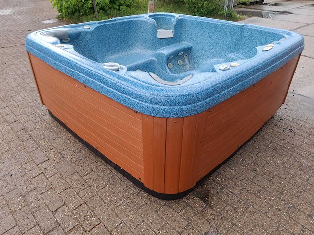Coleman spa 5 persoons jacuzzi en buitenspa - afbeelding 8 van  32