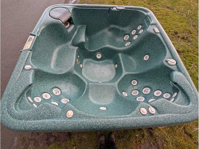 Coleman spa 6 persoons jacuzzi en buitenspa - afbeelding 8 van  13