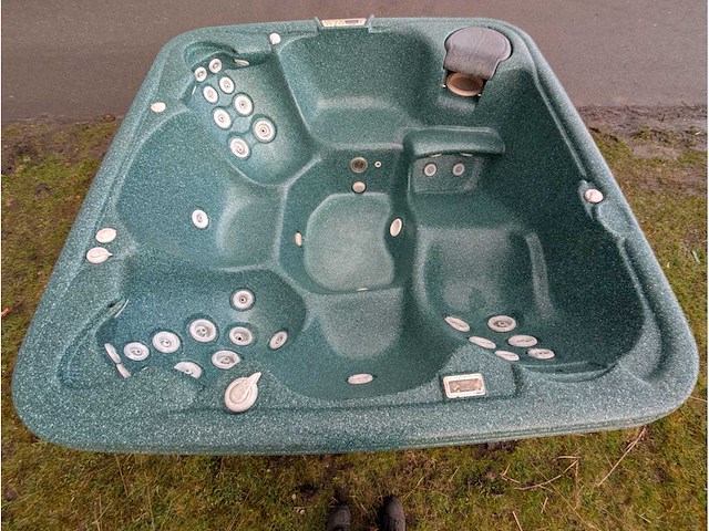 Coleman spa 6 persoons jacuzzi en buitenspa - afbeelding 1 van  4