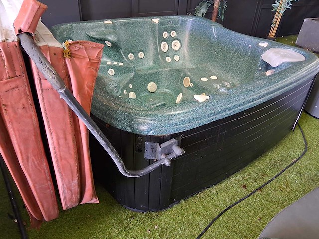 Coleman spa's jacuzzi - afbeelding 1 van  11