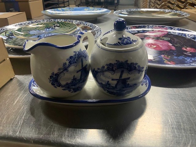 Collectie delfs blauw aardewerk - afbeelding 1 van  11