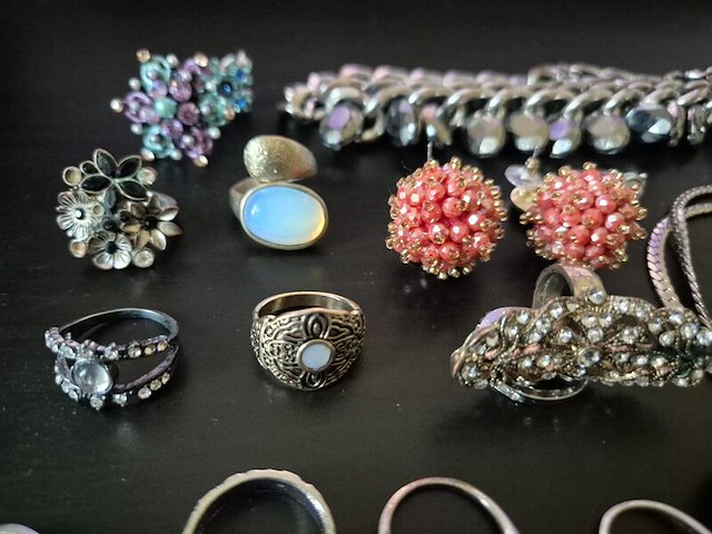 Collectie diverse sieraden - afbeelding 2 van  4