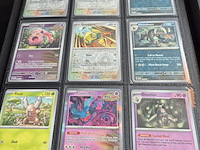 Collectie pokémon kaarten in vezamelmap, o.a. prismatic evolution & pitch black - afbeelding 3 van  16