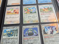 Collectie pokémon kaarten in vezamelmap, o.a. prismatic evolution & pitch black - afbeelding 5 van  16