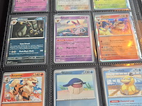 Collectie pokémon kaarten in vezamelmap, o.a. prismatic evolution & pitch black - afbeelding 6 van  16