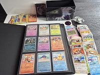 Collectie pokémon kaarten in vezamelmap, o.a. prismatic evolution & pitch black - afbeelding 7 van  16