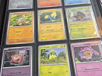 Collectie pokémon kaarten in vezamelmap, o.a. prismatic evolution & pitch black - afbeelding 15 van  16