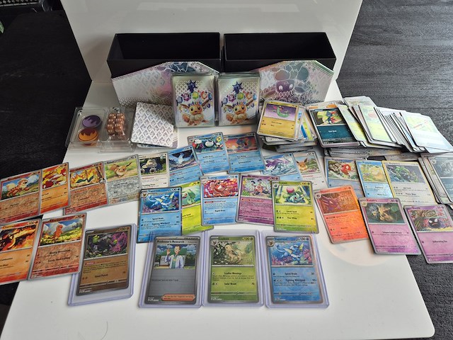 Collectie pokémon kaarten, scarlet & violet - prismatic evolutions, o.a. leafeon (master ball) - afbeelding 1 van  10