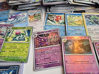 Collectie pokémon kaarten, scarlet & violet - prismatic evolutions, o.a. leafeon (master ball) - afbeelding 7 van  10