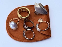 Collectie ringen van verschillende merken en materialen - afbeelding 5 van  5