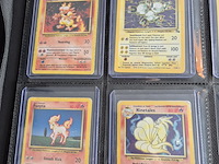 Collectie vintage en moderne pokémon kaarten, o.a. charizard, blastoise & venusaur - afbeelding 3 van  20