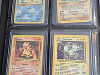 Collectie vintage en moderne pokémon kaarten, o.a. charizard, blastoise & venusaur - afbeelding 4 van  20