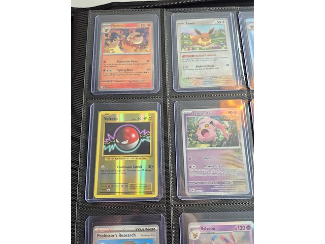 Collectie vintage en moderne pokémon kaarten, o.a. charizard, blastoise & venusaur - afbeelding 8 van  20