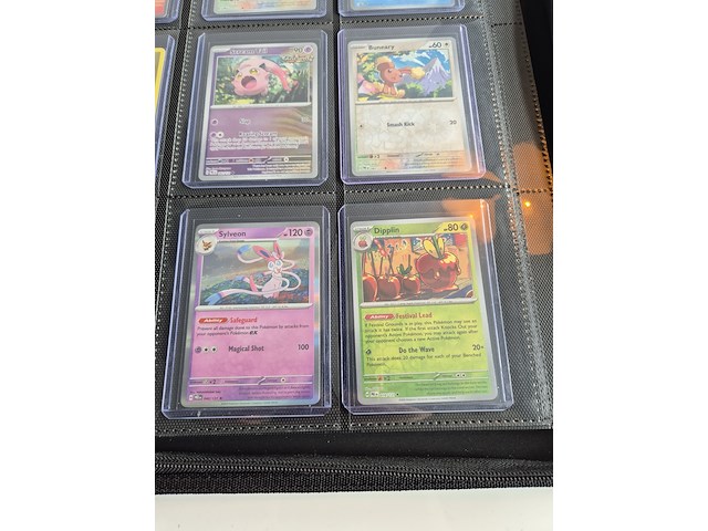 Collectie vintage en moderne pokémon kaarten, o.a. charizard, blastoise & venusaur - afbeelding 11 van  20