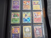 Collectie vintage en moderne pokémon kaarten, o.a. charizard, blastoise & venusaur - afbeelding 1 van  20