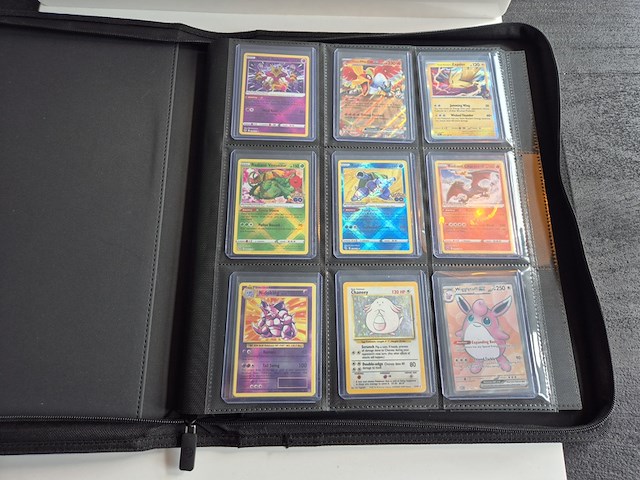 Collectie vintage en moderne pokémon kaarten, o.a. charizard, blastoise & venusaur - afbeelding 14 van  20