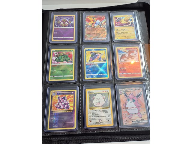 Collectie vintage en moderne pokémon kaarten, o.a. charizard, blastoise & venusaur - afbeelding 17 van  20