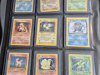 Collectie vintage en moderne pokémon kaarten, o.a. charizard, blastoise & venusaur - afbeelding 20 van  20