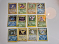 Collectie vintage pokémon kaarten, holo's & first editions