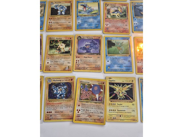 Collectie vintage pokémon kaarten, o.a. holo's & first editions - afbeelding 2 van  13