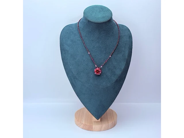 Collier gedecoreerd met 'rose' pendant - afbeelding 3 van  6