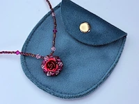 Collier gedecoreerd met 'rose' pendant - afbeelding 4 van  6