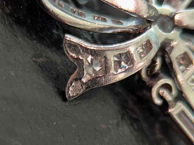 Collier met peer vorm diamant 3.50 carat en diamanten - afbeelding 2 van  10