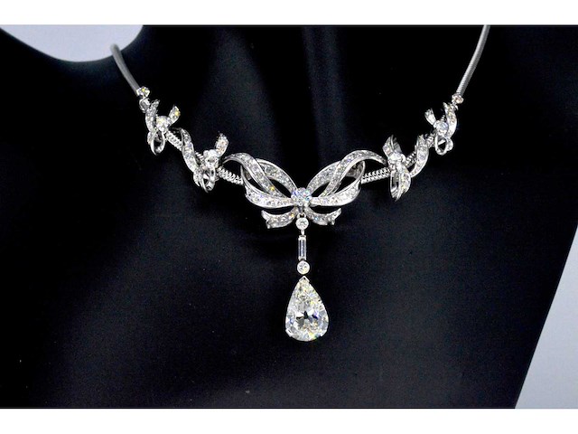 Collier met peer vorm diamant 3.50 carat en natuurlijke diamanten - afbeelding 1 van  10