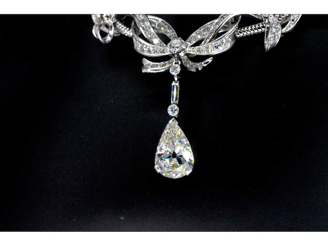 Collier met peer vorm diamant 3.50 carat en natuurlijke diamanten - afbeelding 5 van  10