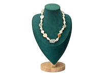 Collier witte jade, zoetwater parels, gepolijst parelmoer en kristallen - afbeelding 1 van  6