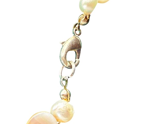 Collier witte jade, zoetwater parels, gepolijst parelmoer en kristallen - afbeelding 6 van  6