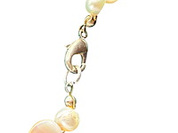 Collier witte jade, zoetwater parels, gepolijst parelmoer en kristallen - afbeelding 6 van  6
