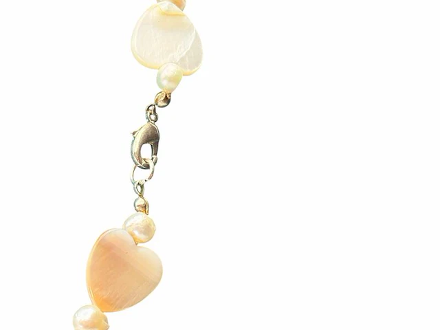 Collier witte jade, zoetwater parels, gepolijst parelmoer en kristallen - afbeelding 5 van  6