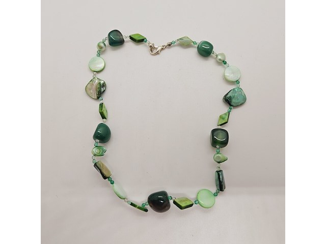 Collier zoetwater parels, gepolijst parelmoer en amber - afbeelding 1 van  4