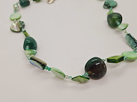 Collier zoetwater parels, gepolijst parelmoer en amber - afbeelding 2 van  4