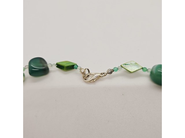 Collier zoetwater parels, gepolijst parelmoer en amber - afbeelding 4 van  4