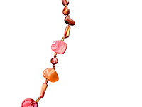 Collier zoetwater parels, gepolijst parelmoer en amber - afbeelding 3 van  5
