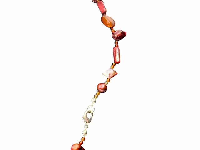 Collier zoetwater parels, gepolijst parelmoer en amber - afbeelding 5 van  5