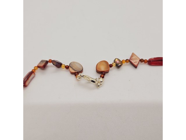 Collier zoetwater parels, gepolijst parelmoer en natuursteen - afbeelding 4 van  4