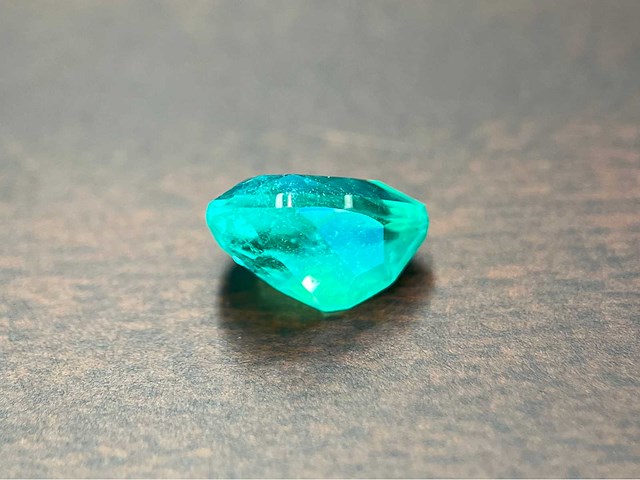 Colombiaanse muzo smaragd 1.38 carat zeer hoge kwaliteit - afbeelding 4 van  4