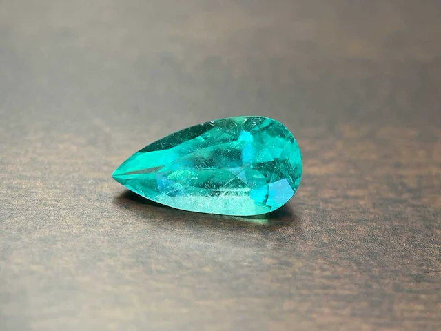 Colombiaanse muzo smaragd 2.70 ct - afbeelding 2 van  4