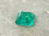 Colombiaanse smaragd 0.90 carat natuurlijke smaragd hoge kwaliteit - afbeelding 4 van  5