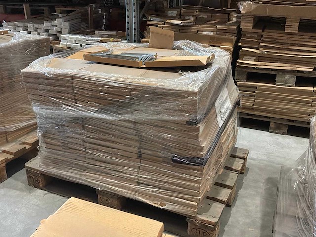 Colorite partij wandplankbeugels - afbeelding 4 van  6