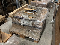 Colorite partij wandplankbeugels - afbeelding 5 van  7