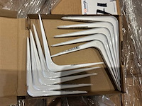 Colorite partij wandplankbeugels - afbeelding 3 van  7