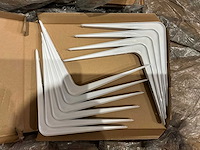 Colorite partij wandplankbeugels - afbeelding 2 van  2