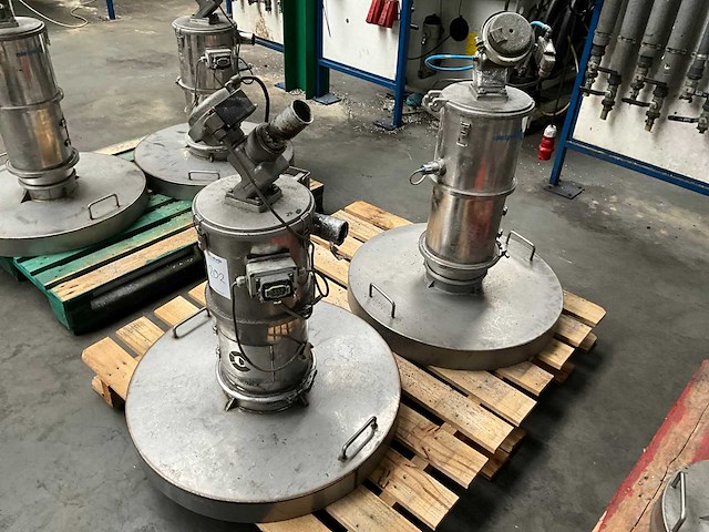 Colortronic hopper / vacuümtransporteur (2x) - afbeelding 1 van  4