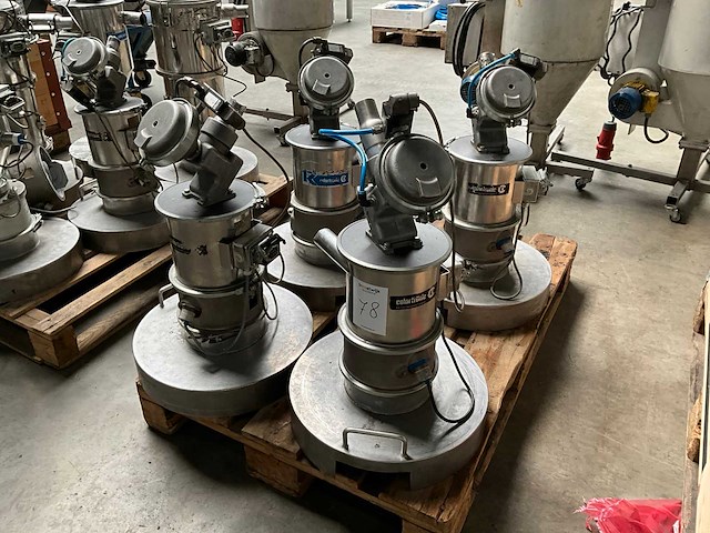 Colortronic hopper / vacuümtransporteur (4x) - afbeelding 1 van  2